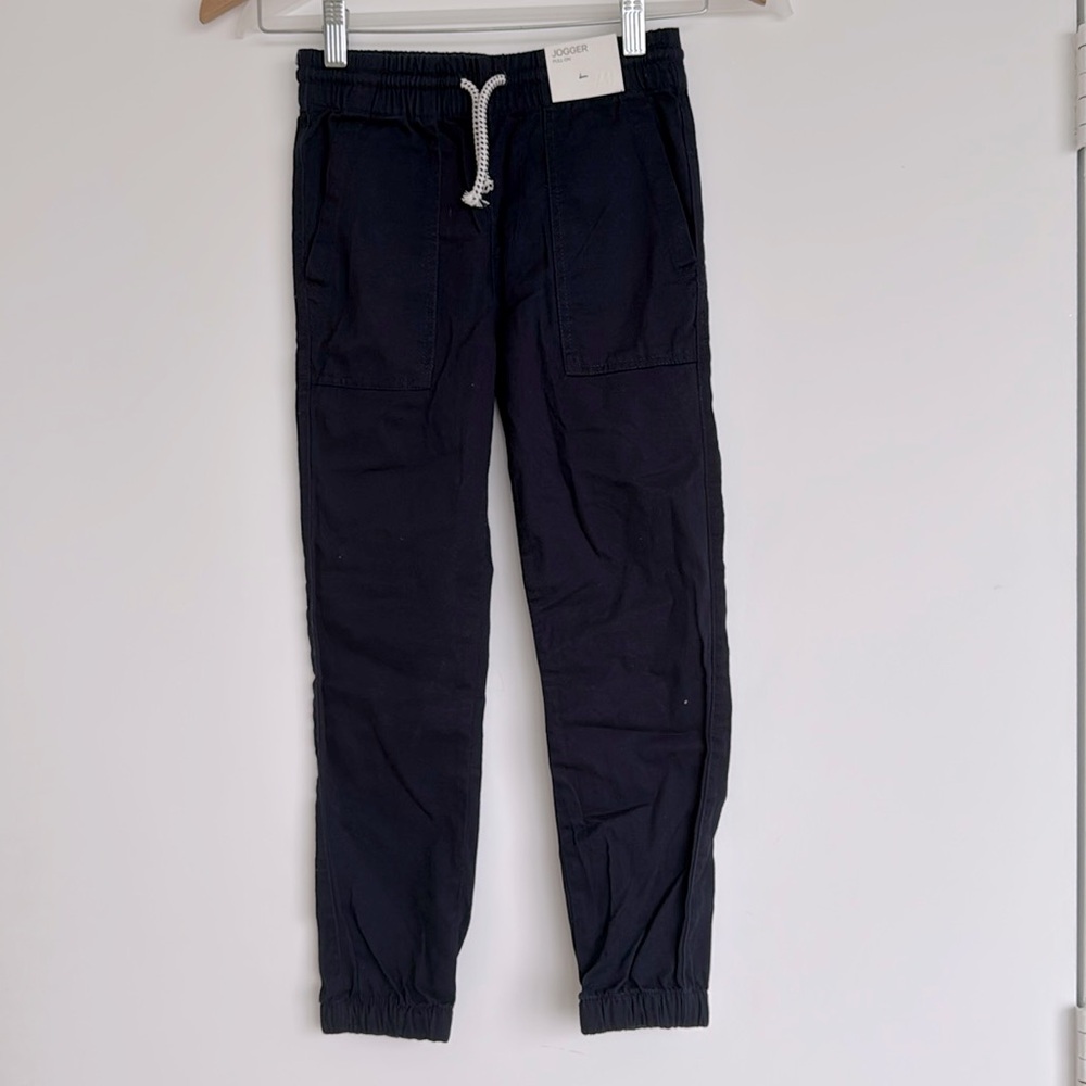 BRAND NEW H&M BOYS JOGGERS IN SIZEE 7